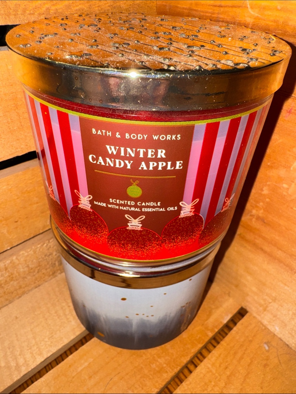 Bath & Body Works Winter Candy Apple Candle - Red